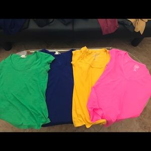 Bundle of FOUR basic T’s. Vibrant colors! 😎